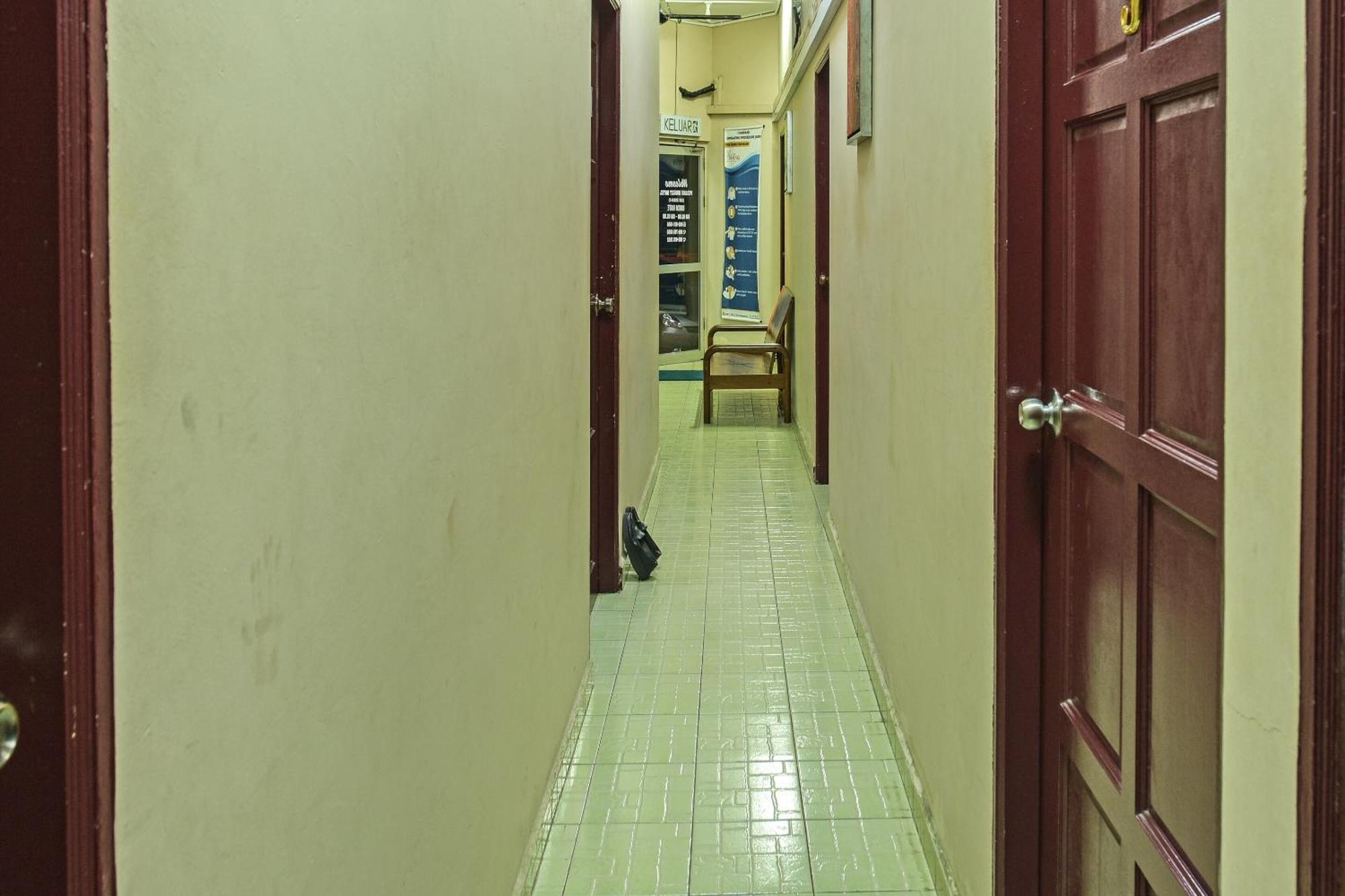 Spot On 90144 Corridor Hotel 1 بيكان المظهر الخارجي الصورة
