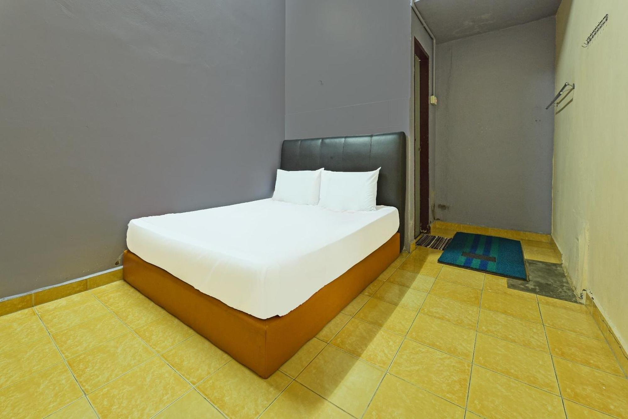 Spot On 90144 Corridor Hotel 1 بيكان المظهر الخارجي الصورة