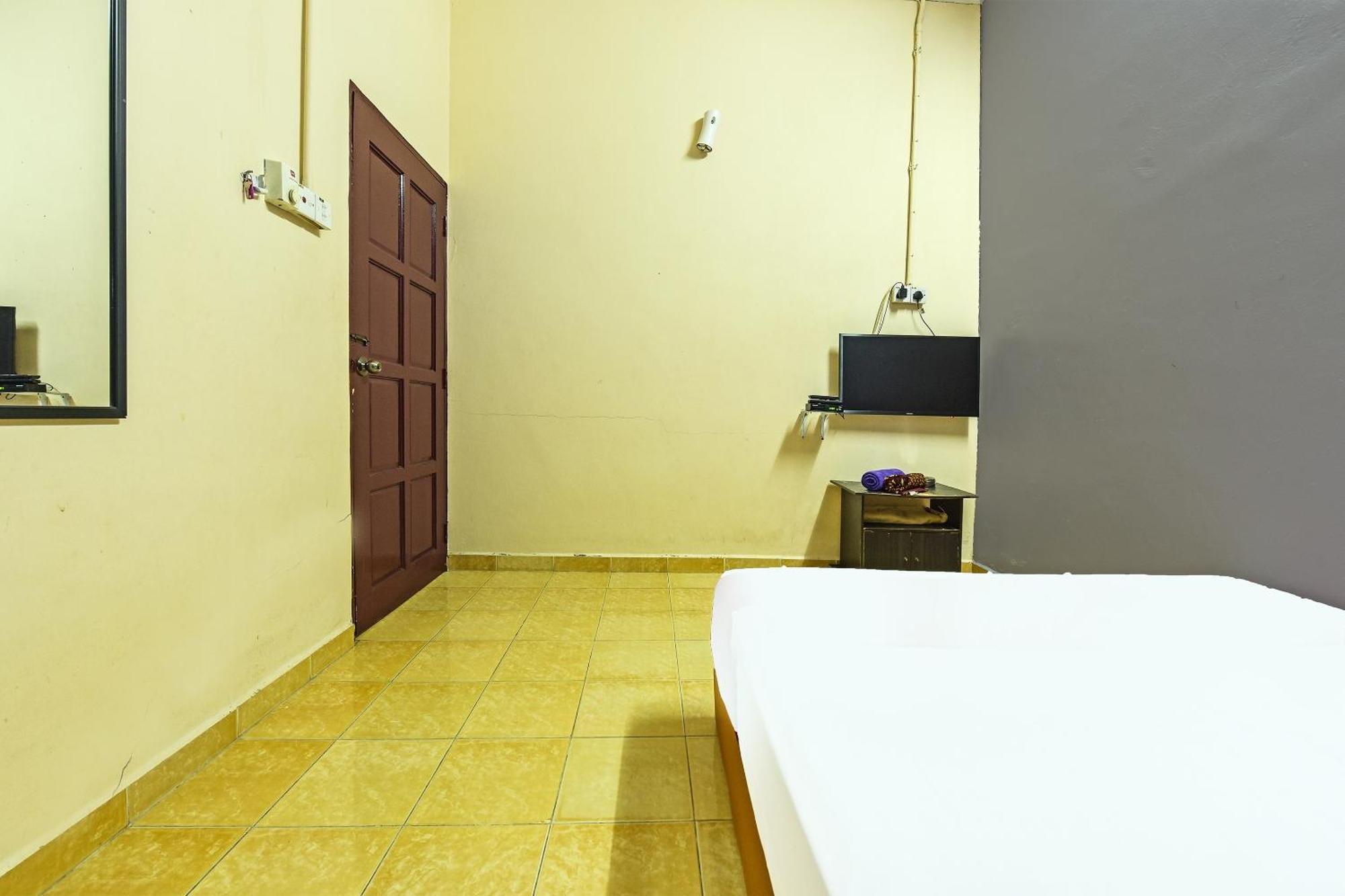 Spot On 90144 Corridor Hotel 1 بيكان المظهر الخارجي الصورة