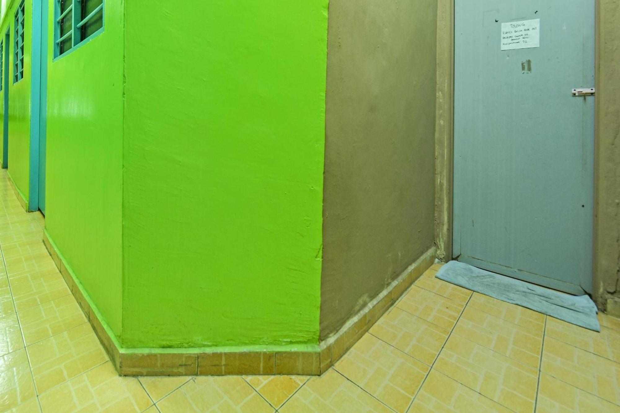 Spot On 90144 Corridor Hotel 1 بيكان المظهر الخارجي الصورة