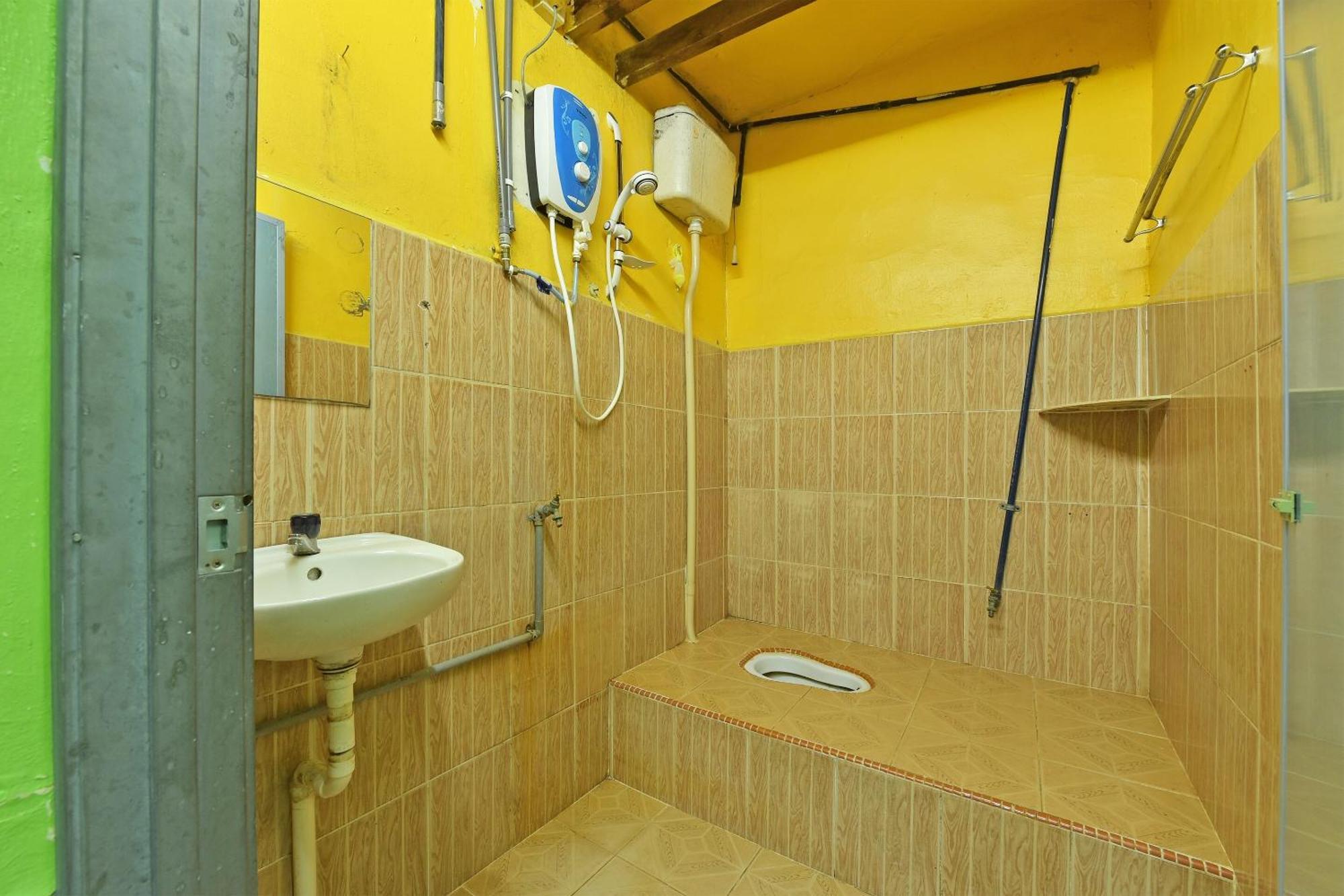 Spot On 90144 Corridor Hotel 1 بيكان المظهر الخارجي الصورة