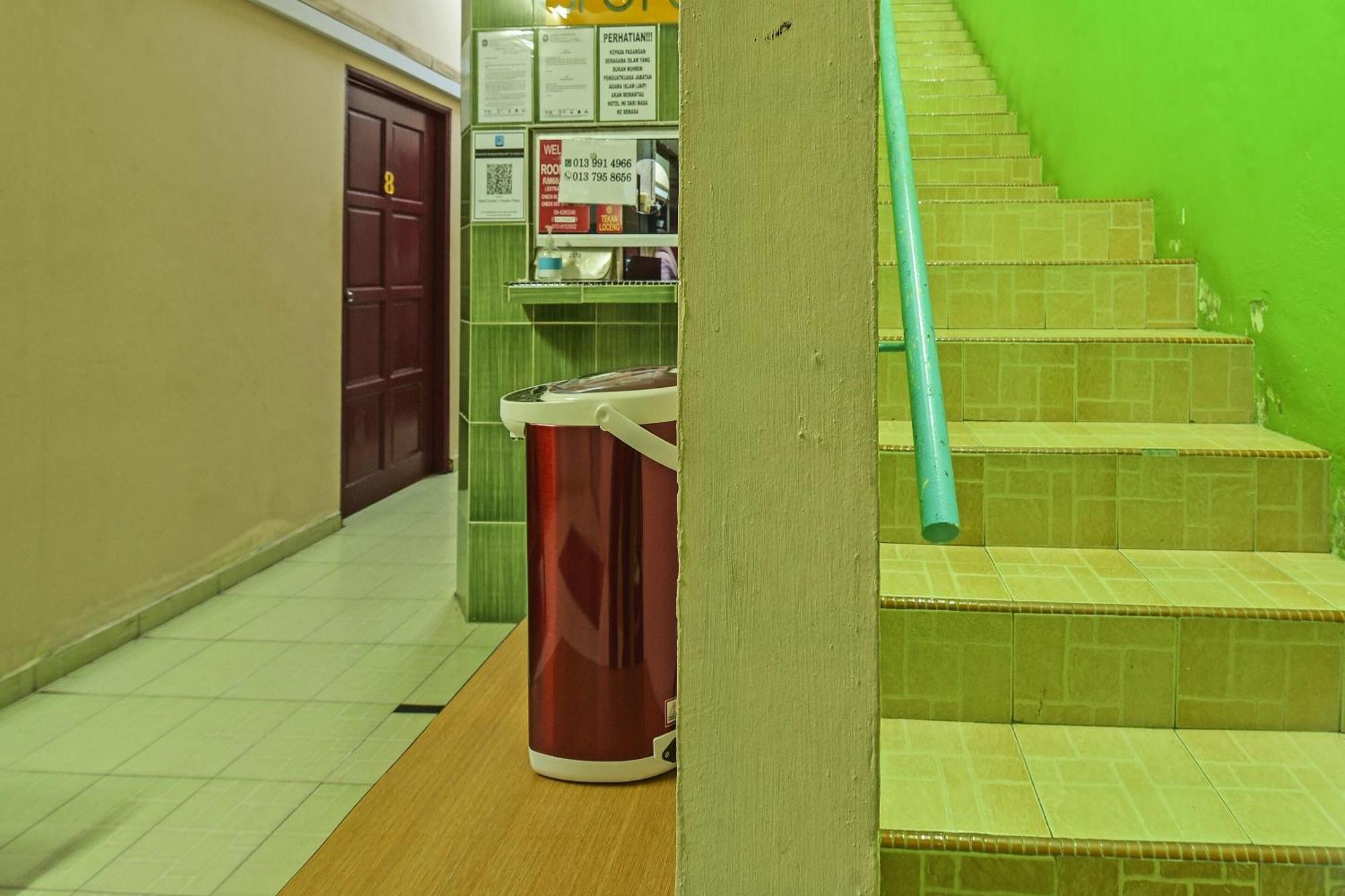 Spot On 90144 Corridor Hotel 1 بيكان المظهر الخارجي الصورة