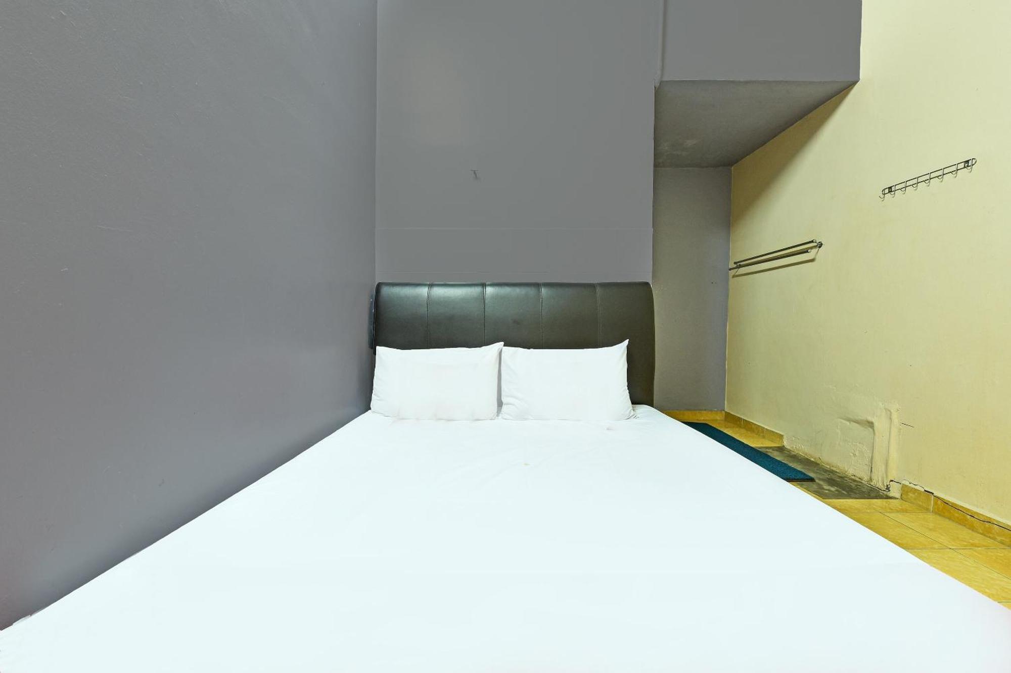 Spot On 90144 Corridor Hotel 1 بيكان المظهر الخارجي الصورة