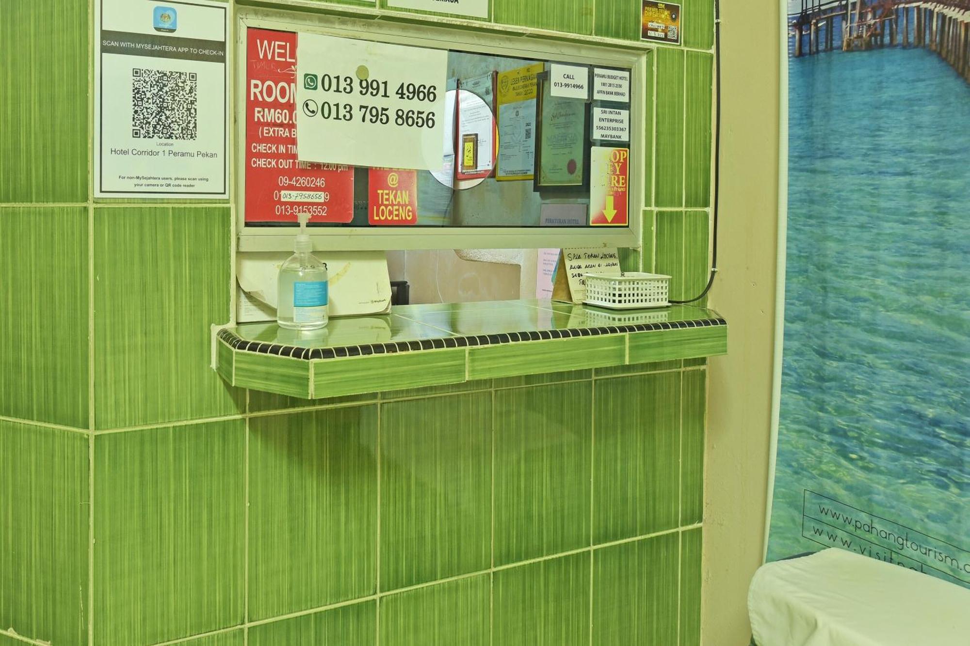 Spot On 90144 Corridor Hotel 1 بيكان المظهر الخارجي الصورة